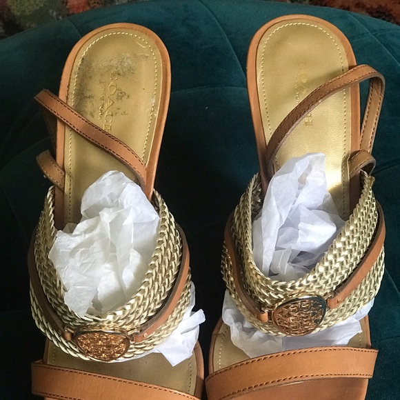 Coach Wedge!! - Picture 2 of 3